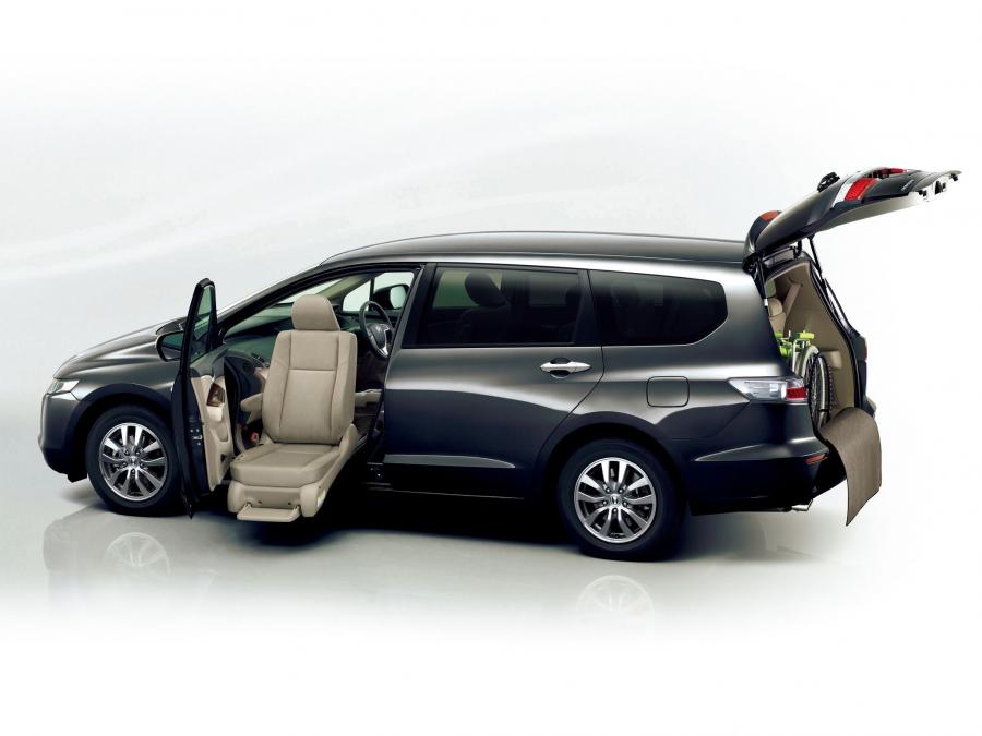  Honda Odyssey 2011 года  (JP) (фото 2 из 5)